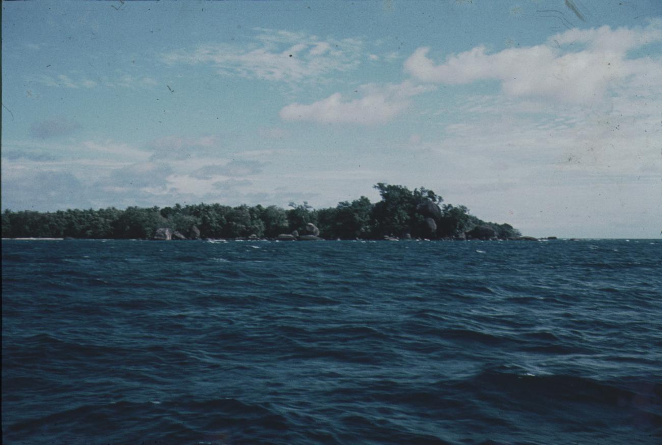 BD/144/614 - 
Foto kust vanaf schip
