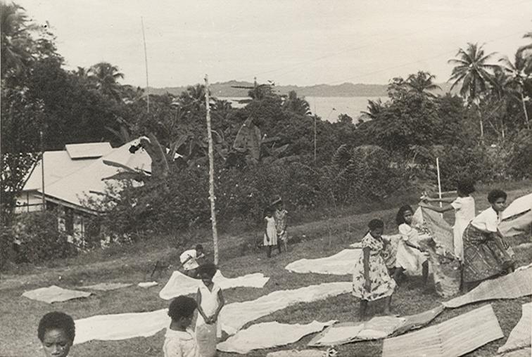 BD/256/115 - 
Papoea- meisjes 
