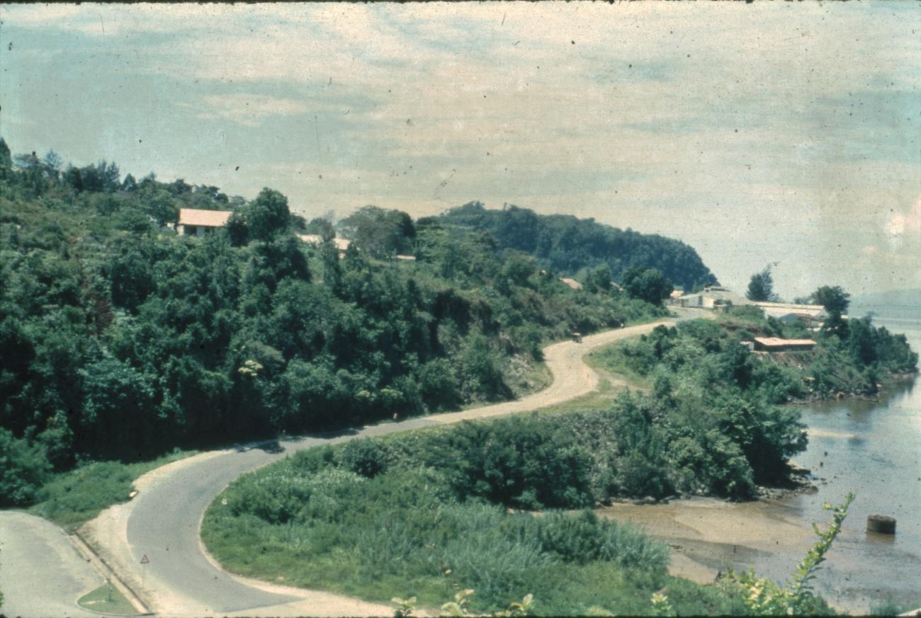 BD/67/144 -
Road at Jayapura