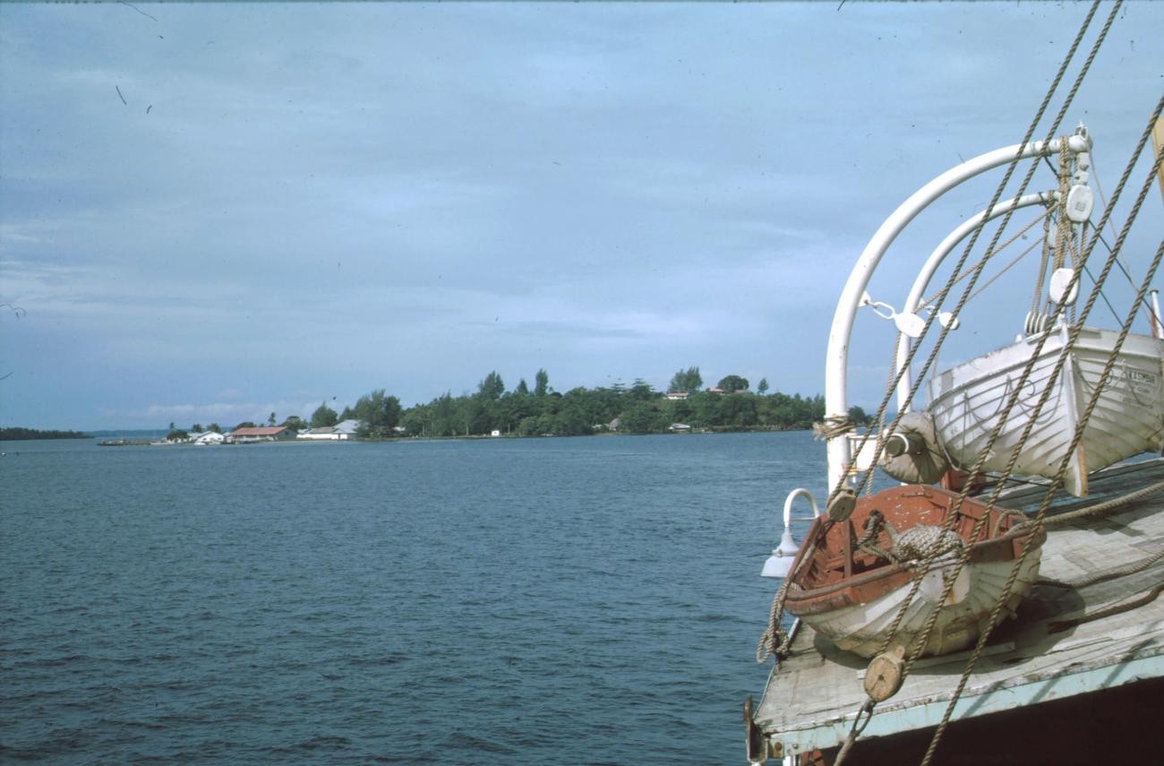 BD/279/58 -
De kust van Sorong Doom