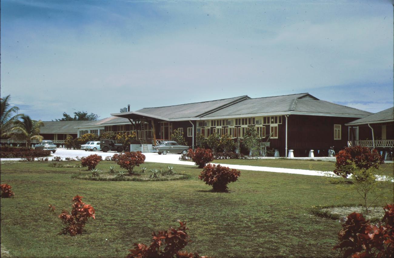 BD/279/83 -
Hotel Het Rif/ Irian