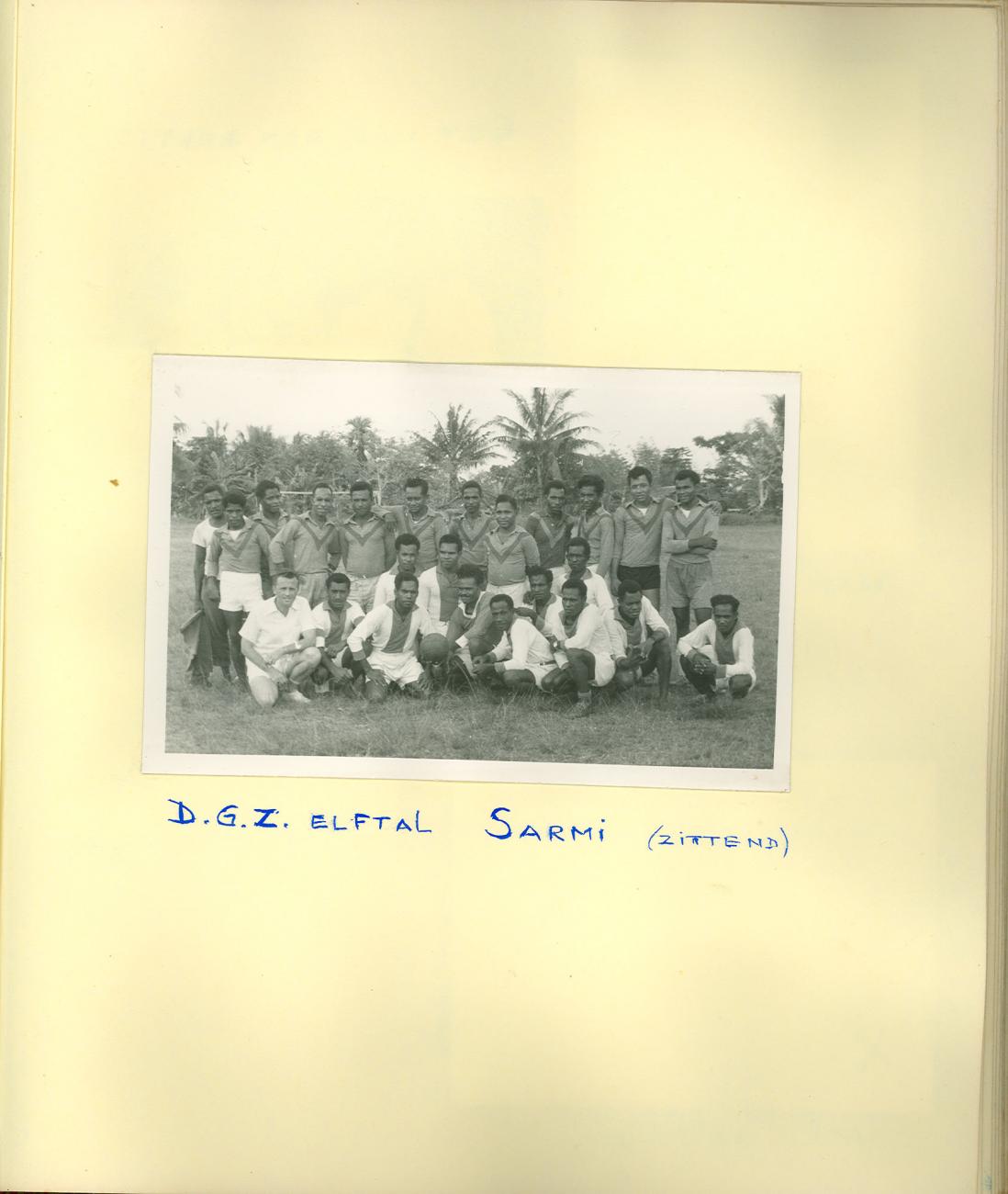 BD/83/33 - 
Group portrait of two football teams (sitting: Health Care Service Sarmi team)
