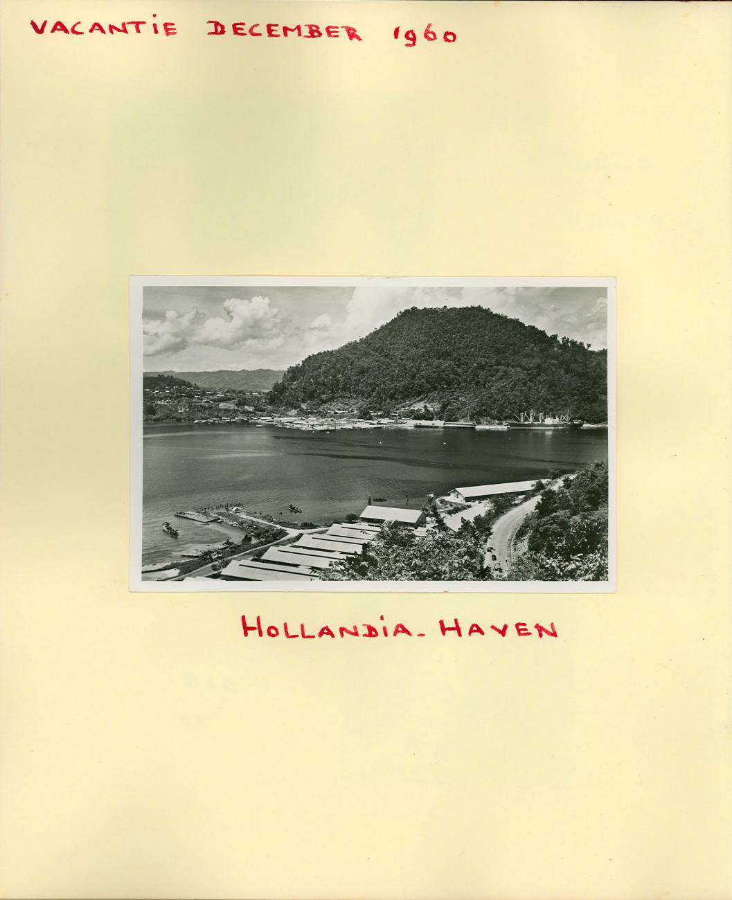 BD/83/42 - 
View on Hollandia-port

