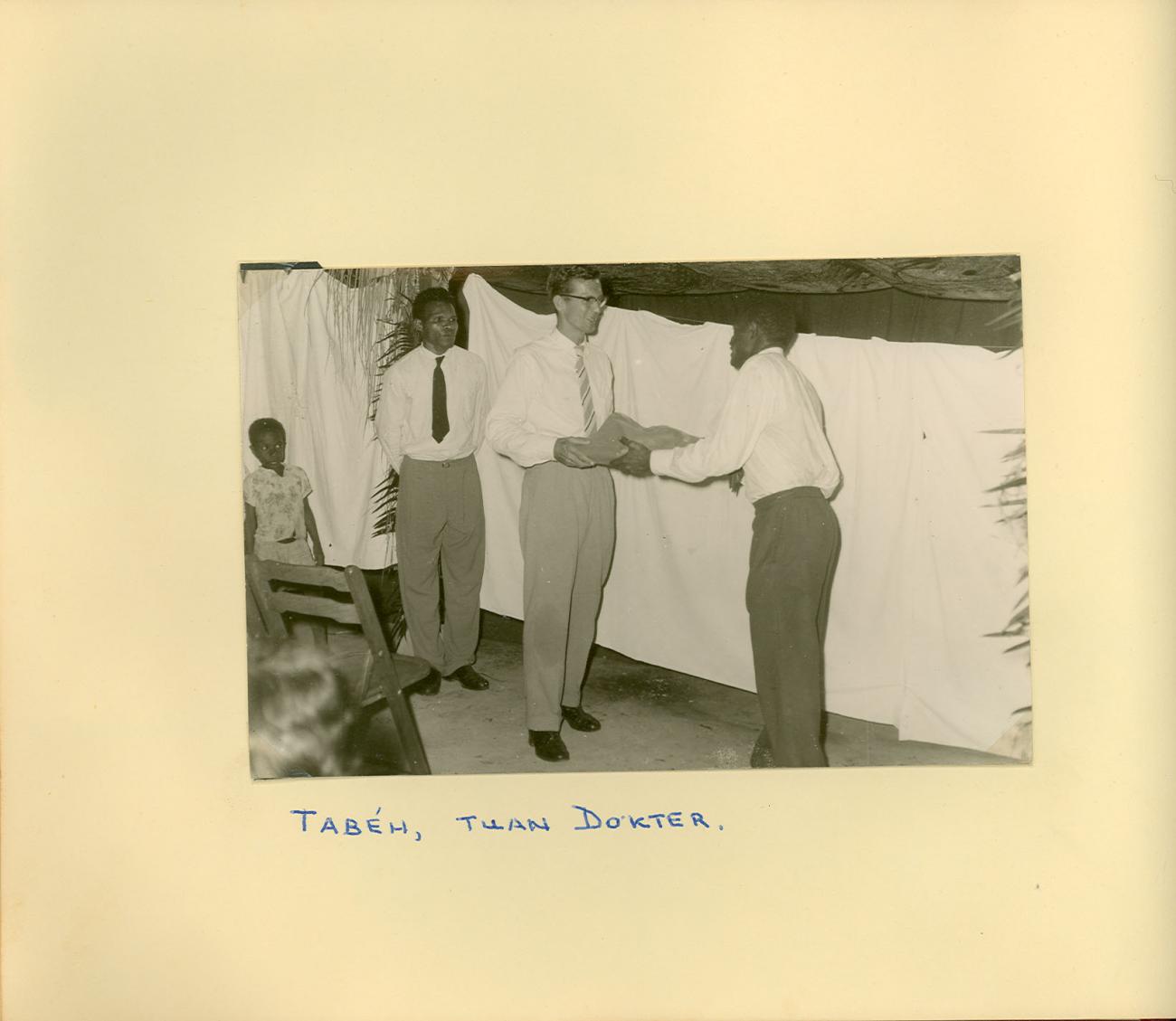 BD/83/68 - 
Farewell of Dr. Van de Gugten of the Sarmi hospital
