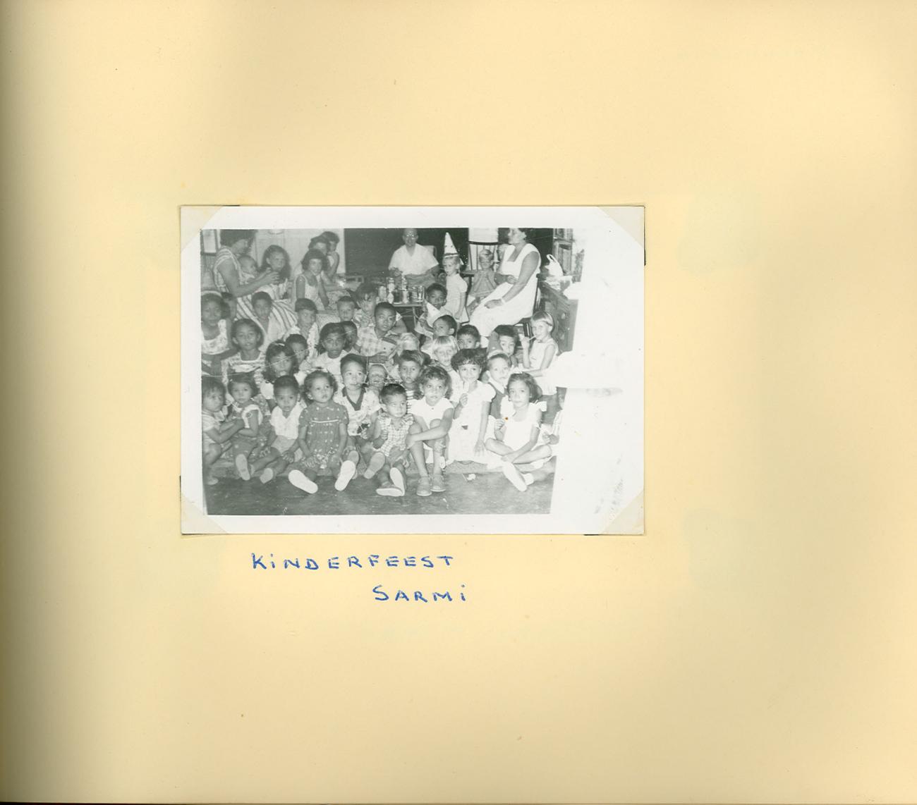 BD/83/81 -
Party of Europeans at Sarmi