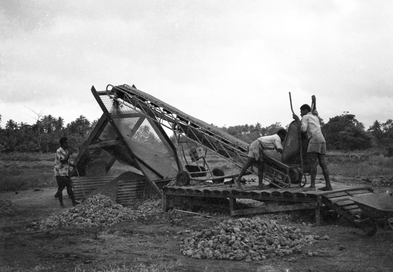 BD/133/1121 -
Constructiewerkzaamheden met transportband