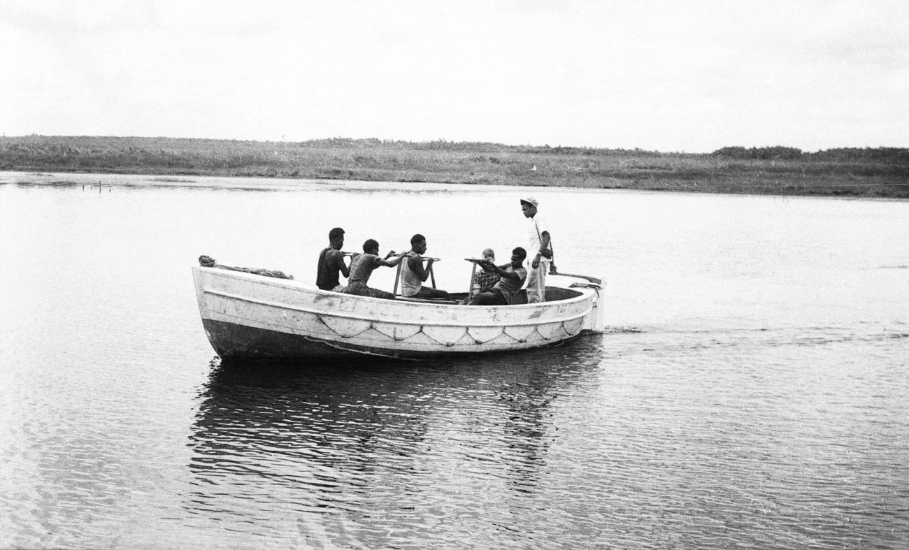 BD/133/284 - 
Boot op de rivier
