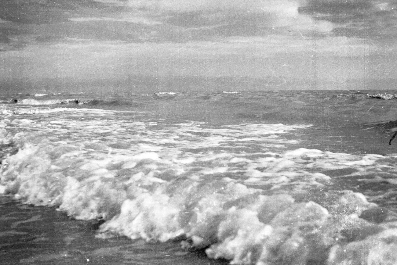 BD/133/31 - 
The surf of the sea

