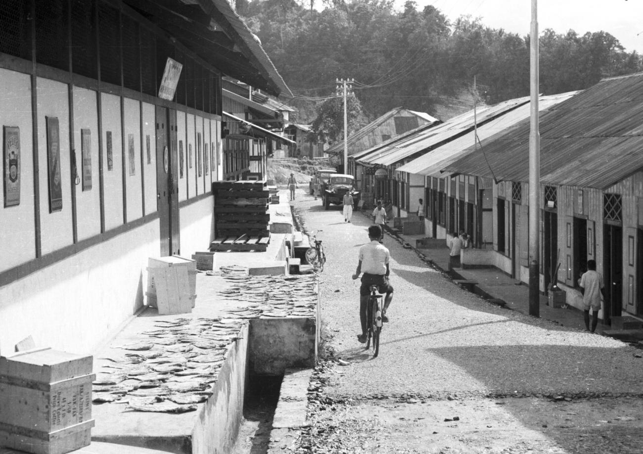 BD/133/583 -
Straat te Fakfak