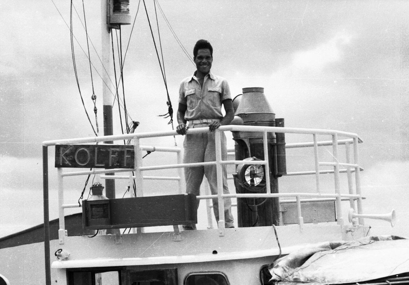 BD/133/881 -
Papoea-man aan boord van MS Kolff