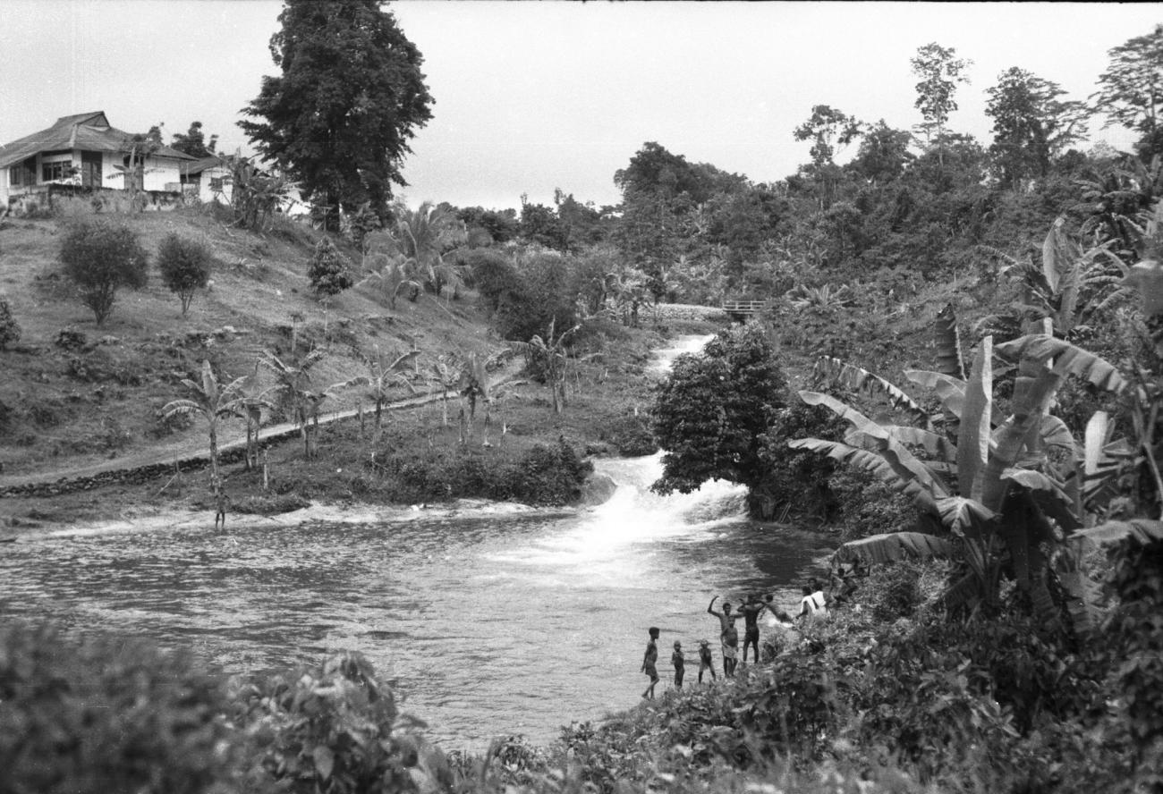 BD/133/909 - 
Rivierlandschap

