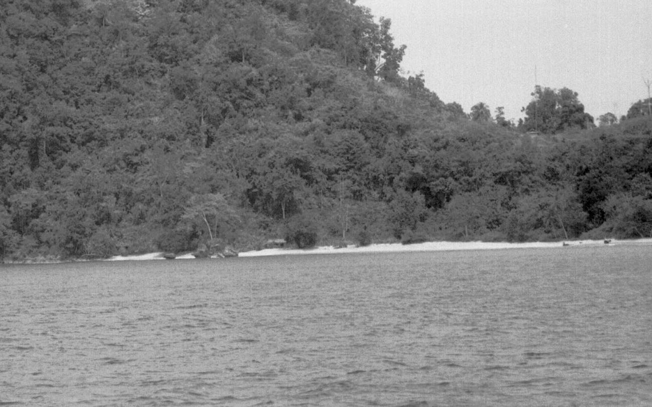 BD/133/94 -
Sarmi-Hollandia: View on the shore