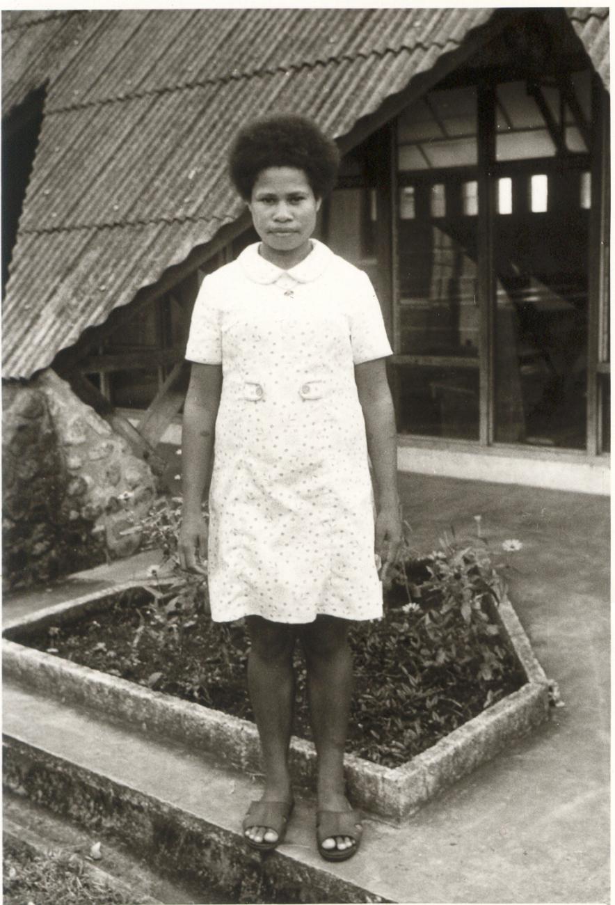BD/253/71 - 
Portret van een vrouw

