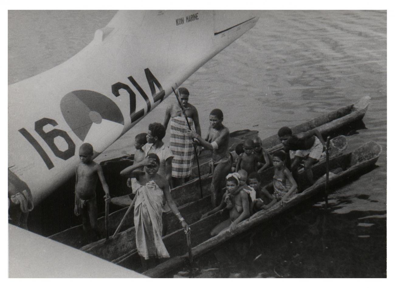 BD/54/19 -
Aermaroe, canoes by seaplane