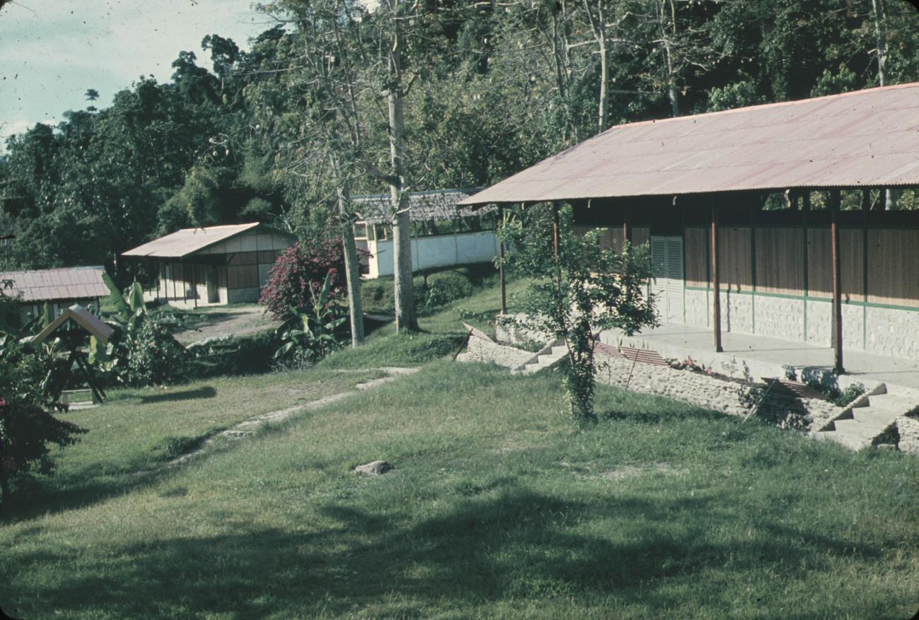 BD/248/211 - 
School
