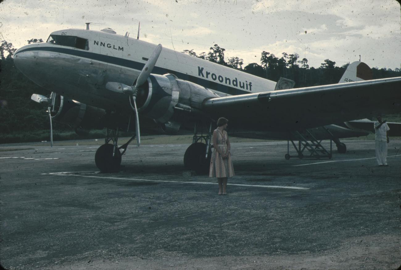 BD/248/217 -
Vliegtuig de "Kroonduif" van de Nederlands Nieuw-Guinea Luchtvaart Maatschappij (NNGLM)