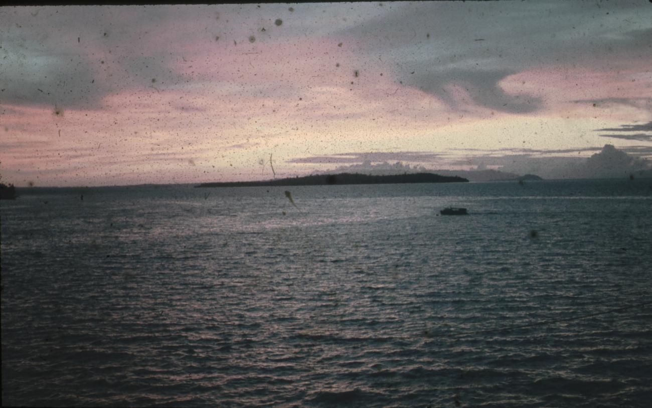 BD/248/239 - 
Avondopname van het water
