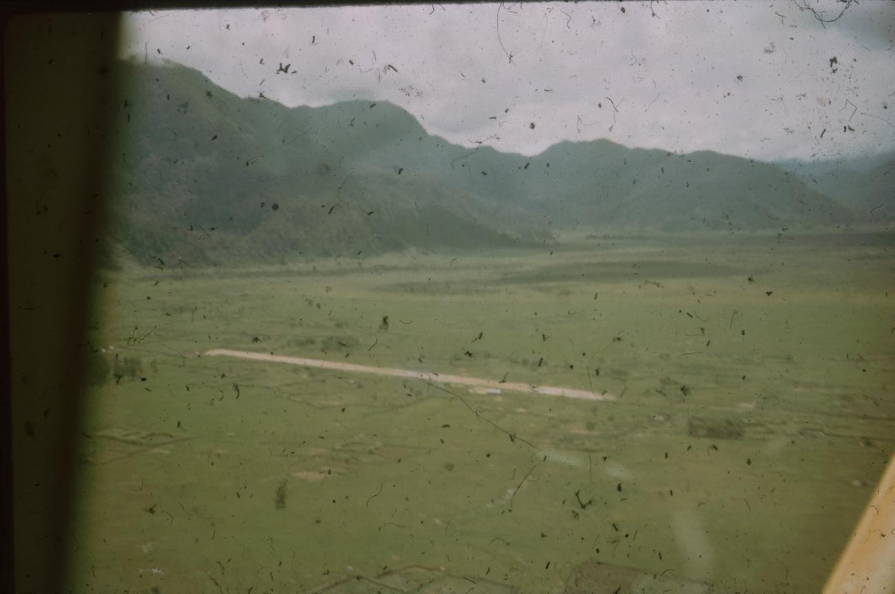 BD/248/323 -
Airstrip Kebo Paniai