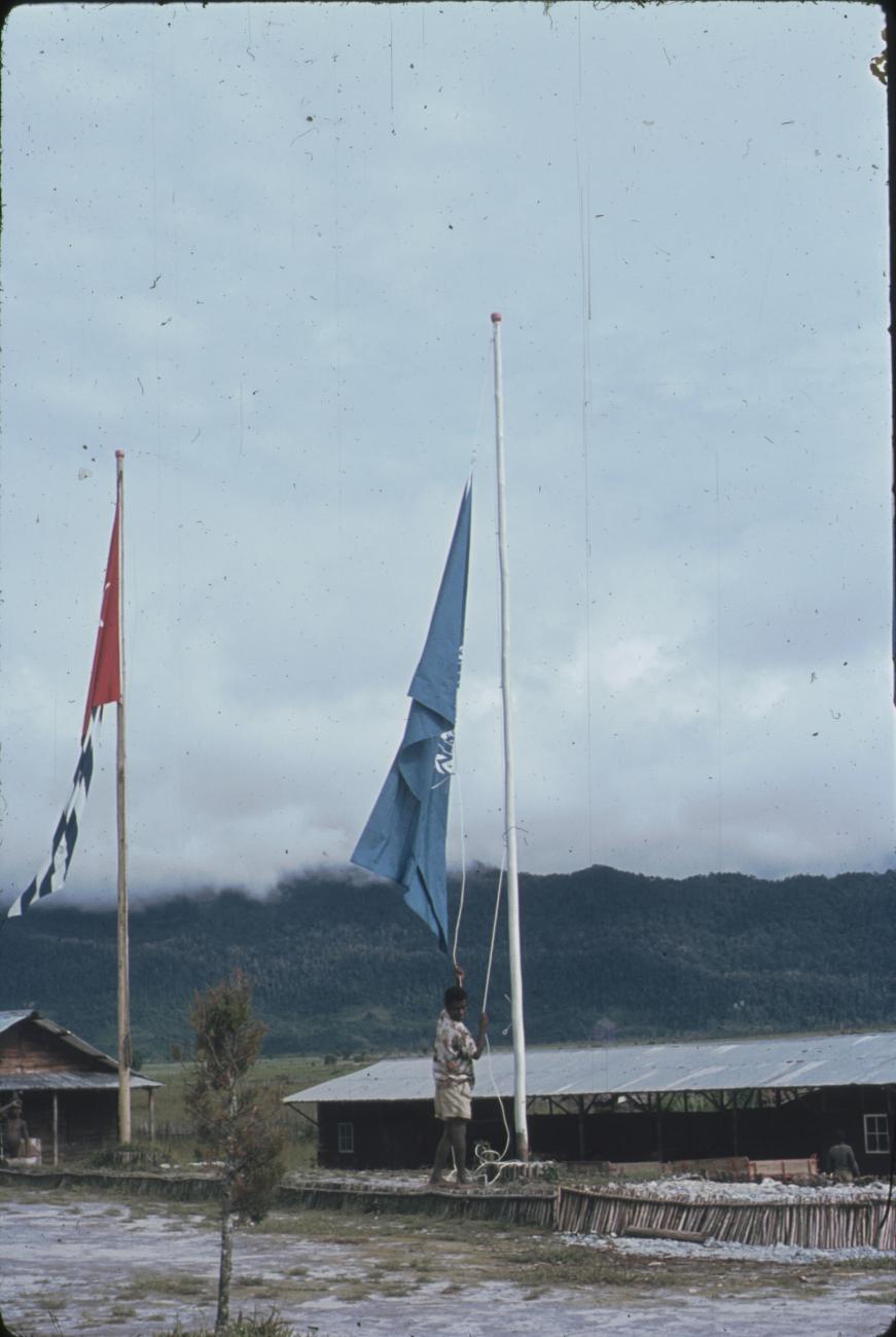 BD/248/341 -
Strijken van de VN-vlag