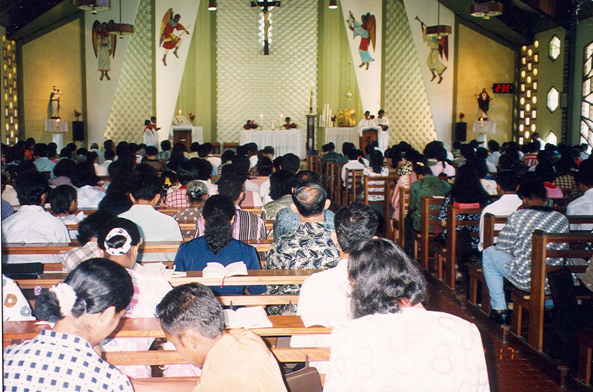 BD/269/344 -
Dienst in de kerk in Kota Raya