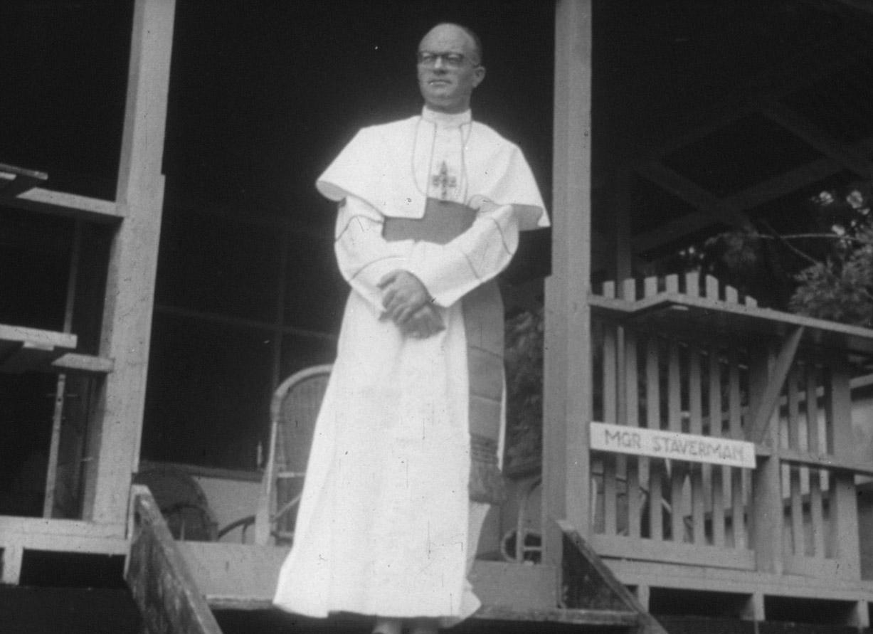 BD/285/145 -
Portret geestelijke: Mgr. Staverman