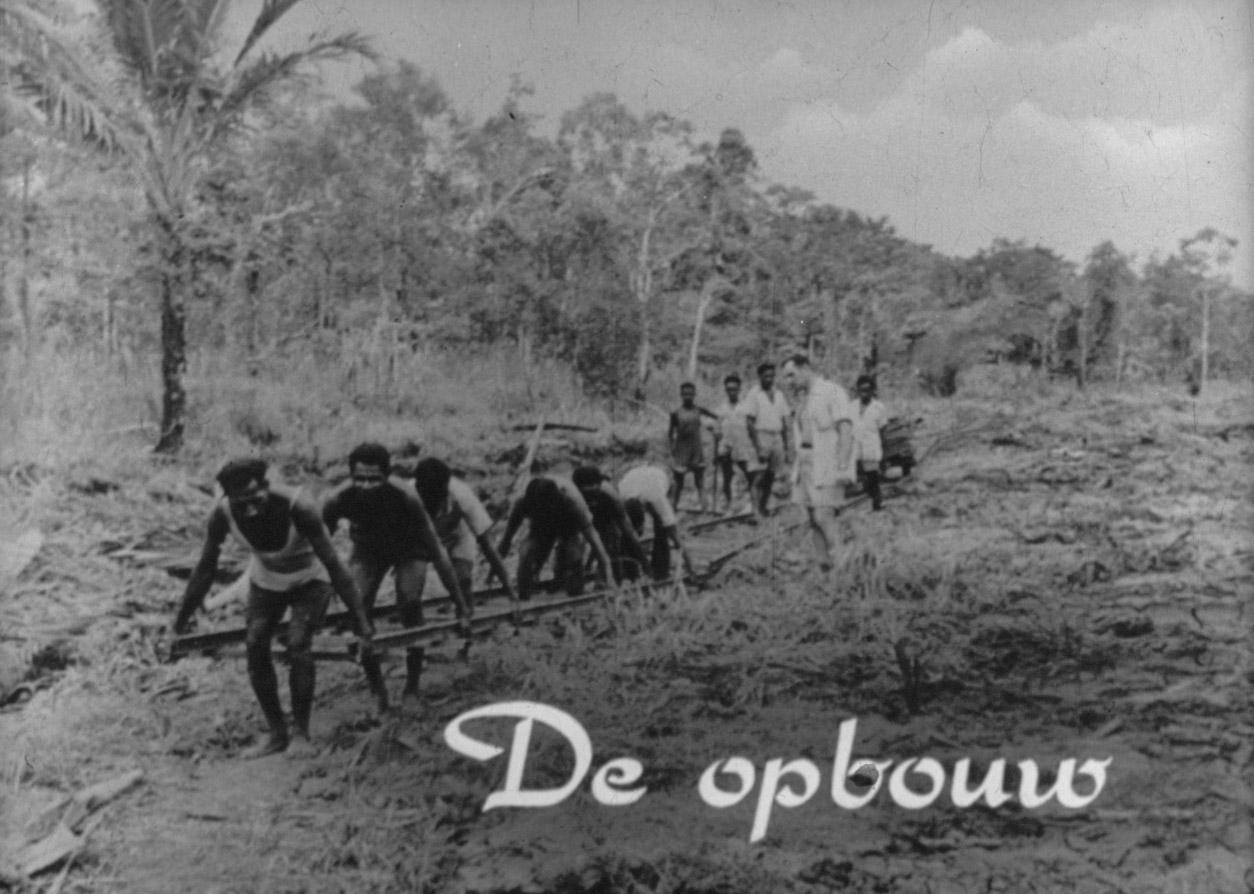 BD/285/176 - 
Tekst: De opbouw
