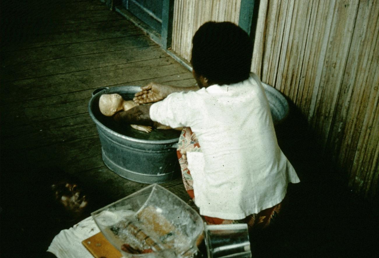 BD/289/34 - 
vrouwen aan het koken
