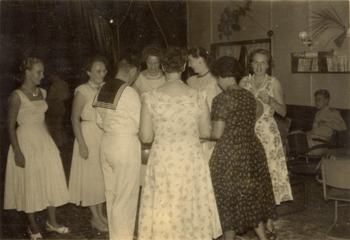 BD/318/86 - 
Feestavond in gala
