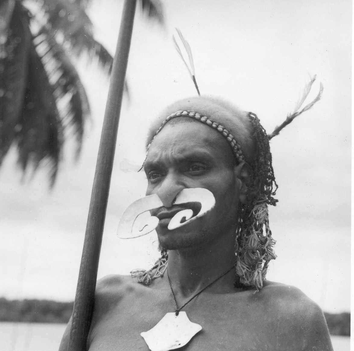 BD/66/312 -
portret van man uit het Asmatgebied