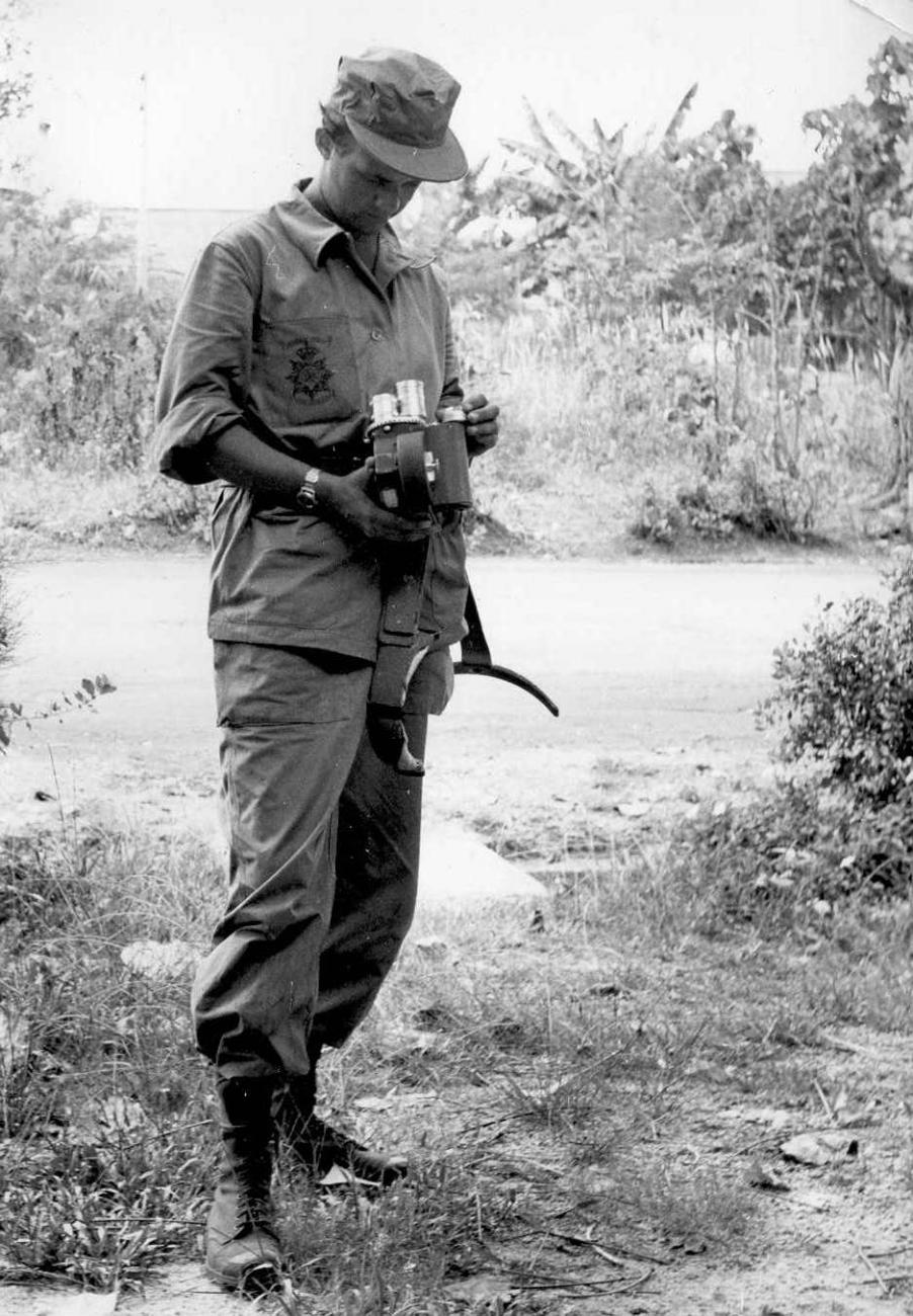 BD/66/331 -
Militair met filmapparatuur