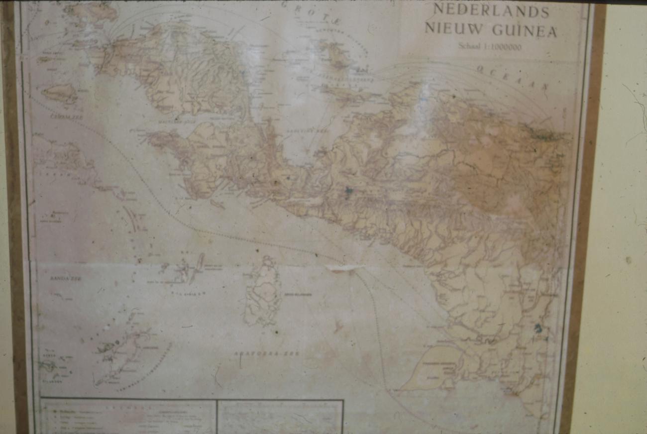 BD/171/145 -
Kaart Nederlands Nieuw Guinea.
