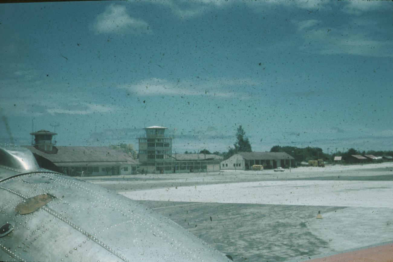BD/171/371 -
Luchthaven.