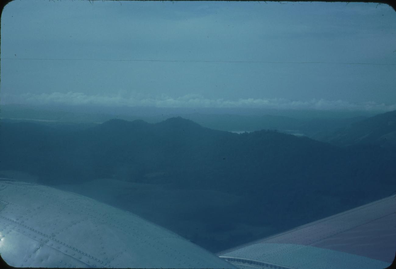 BD/171/41 -
Luchtfoto berglandschap.