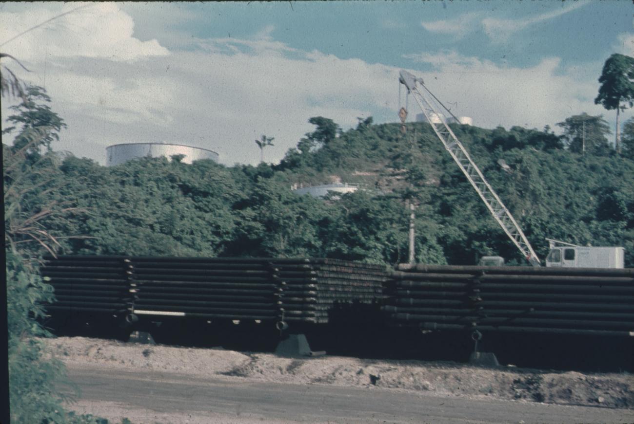 BD/171/464 - 
Kraanmachine en reservoirs.
