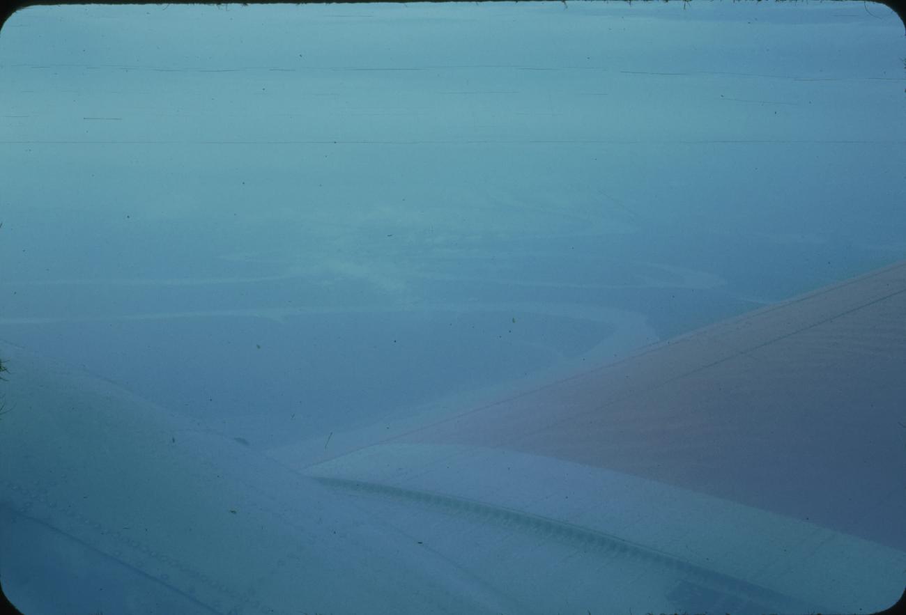 BD/171/50 -
Luchtfoto meanderende rivier.
