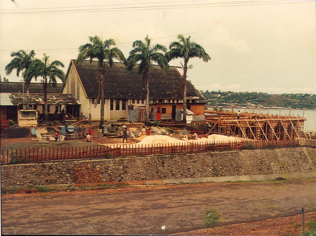 BD/269/607 -
Voorbereidingen voor sloop oude kathedraal in Jayapura