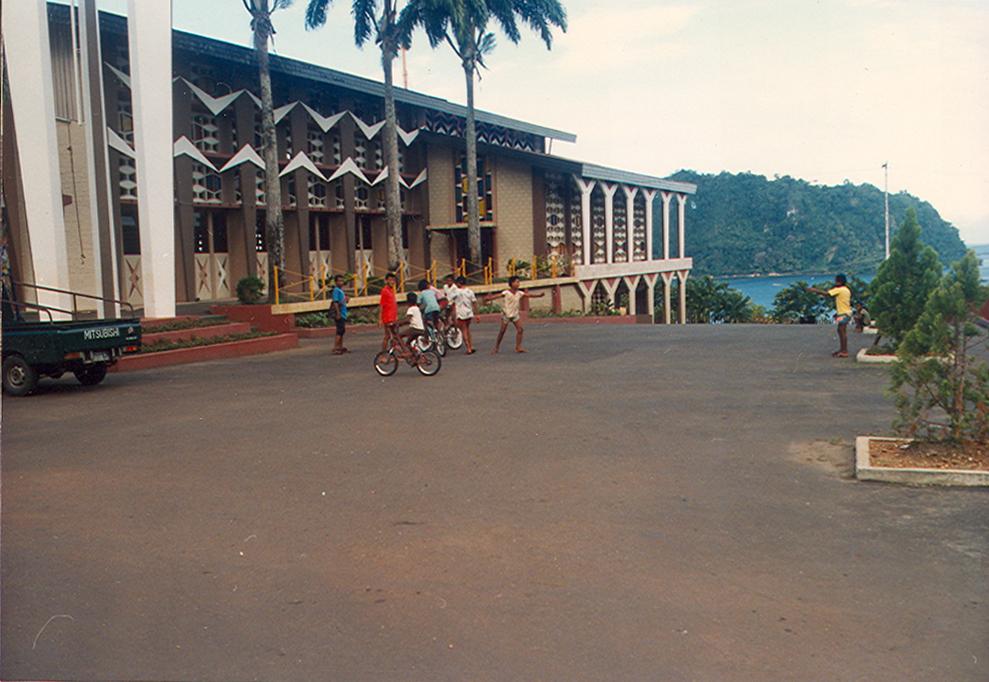 BD/269/633 -
Nieuwe kathedraal in Jayapura