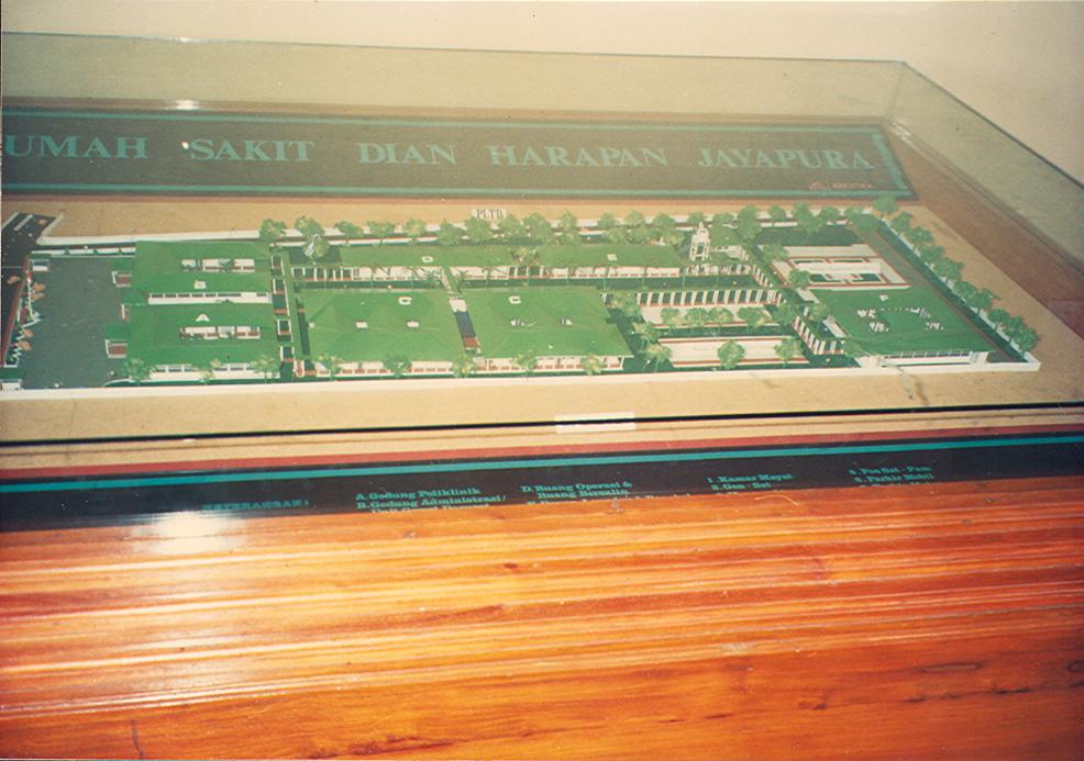 BD/269/651 -
Maquette van ziekenhuis in Jayapura