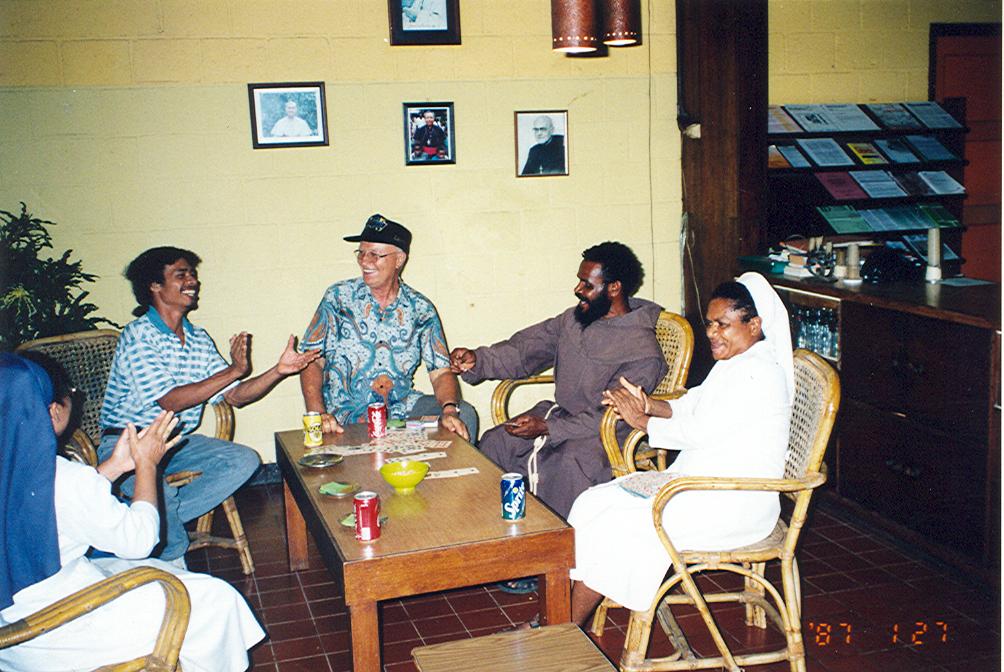 BD/269/656 - 
Even wat drinken met zusters en broeder
