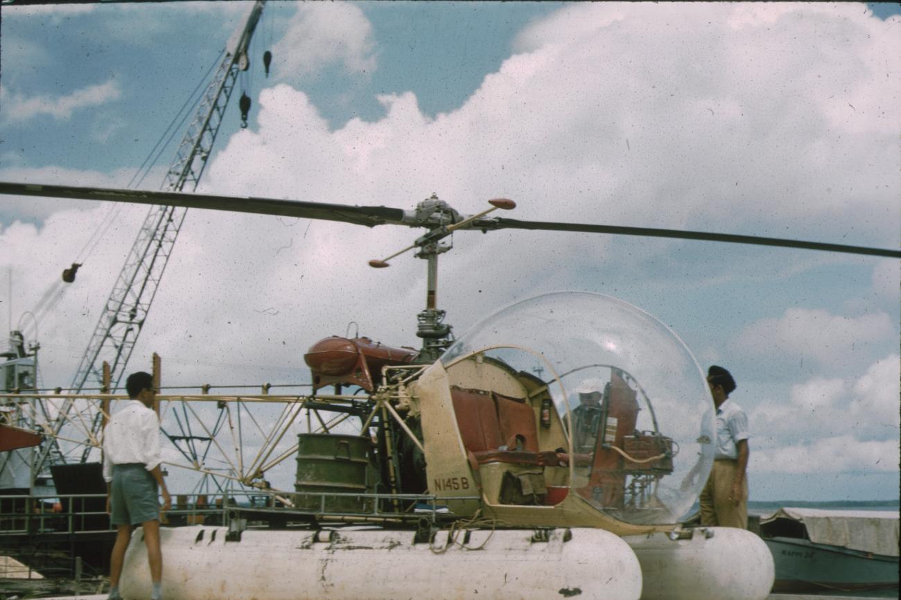 BD/171/617 -
Helikopter in haven.