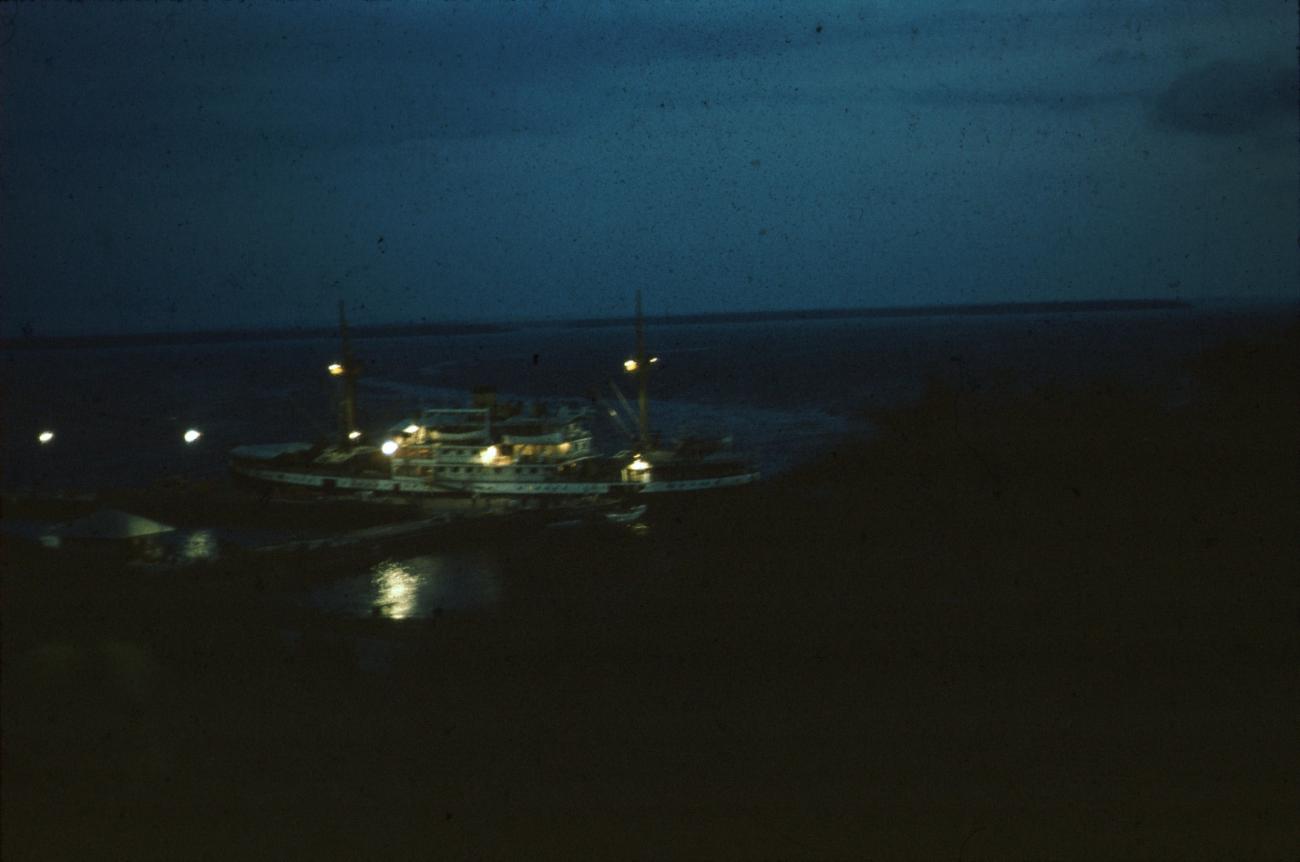BD/171/743 - 
Haven en boot in de nacht
