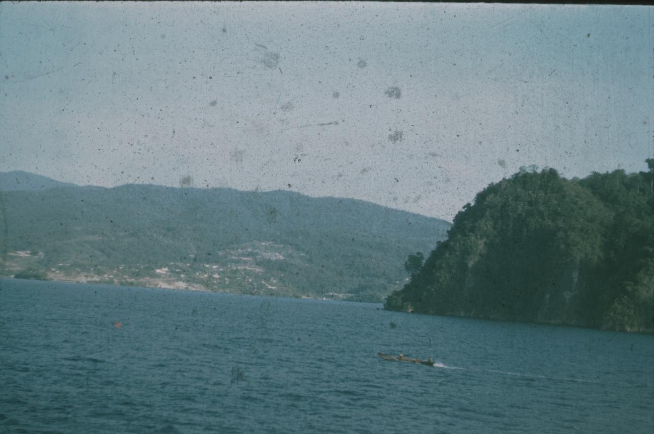 BD/171/796 -
Meer met bergachtig landschap