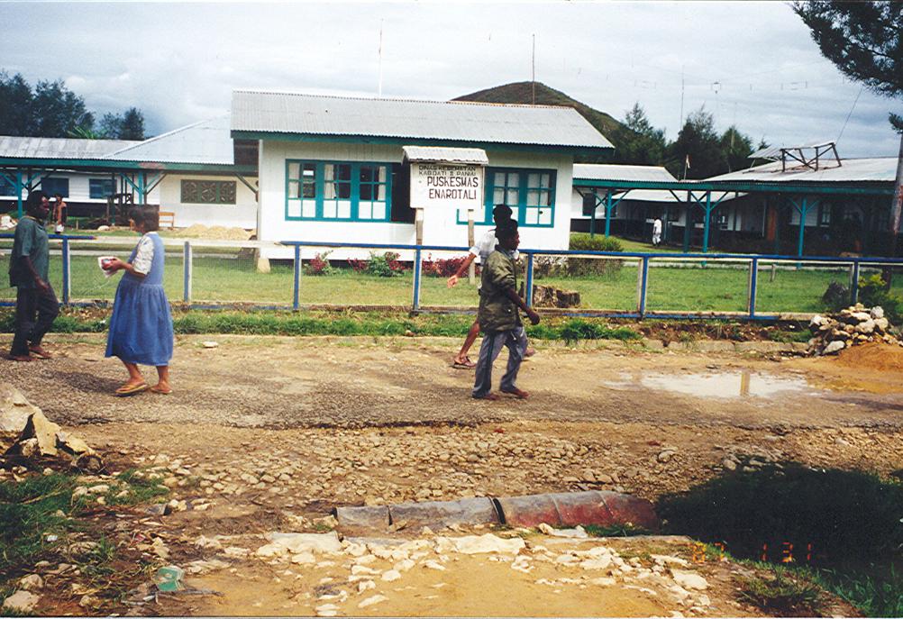 BD/269/1053 -
Gezondheidscentrum in Enarotali