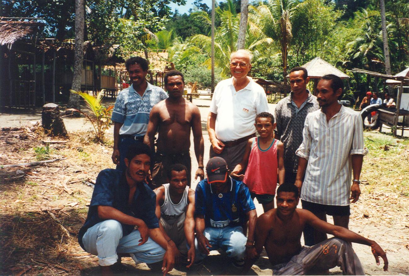 BD/269/1082 - 
Groep met Henk Blom 
