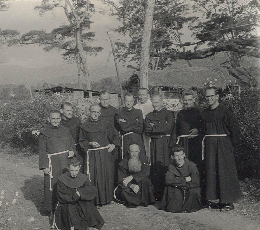 BD/269/1251 -
Franciscanen op retraite in Wamena, Baliem-vallei