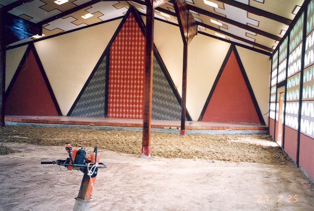 BD/269/833 -
Interieur kerk in Arso