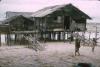 BD/288/85 Paalwoningen op het strand 