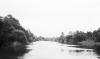 BD/133/226 Opname van de rivier met haar oevers