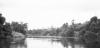 BD/133/229 Opname van de rivier met haar oevers