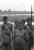 BD/133/437 Tocht Merauke-Kepi-Cookrivier vv: Vrouwen in het riet